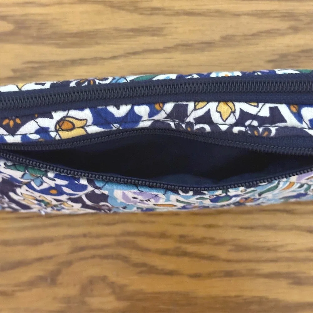 Vera Bradley RFID Quilted Cotton Wristlet Wallet Blue Yellow Medallion‎ Floral